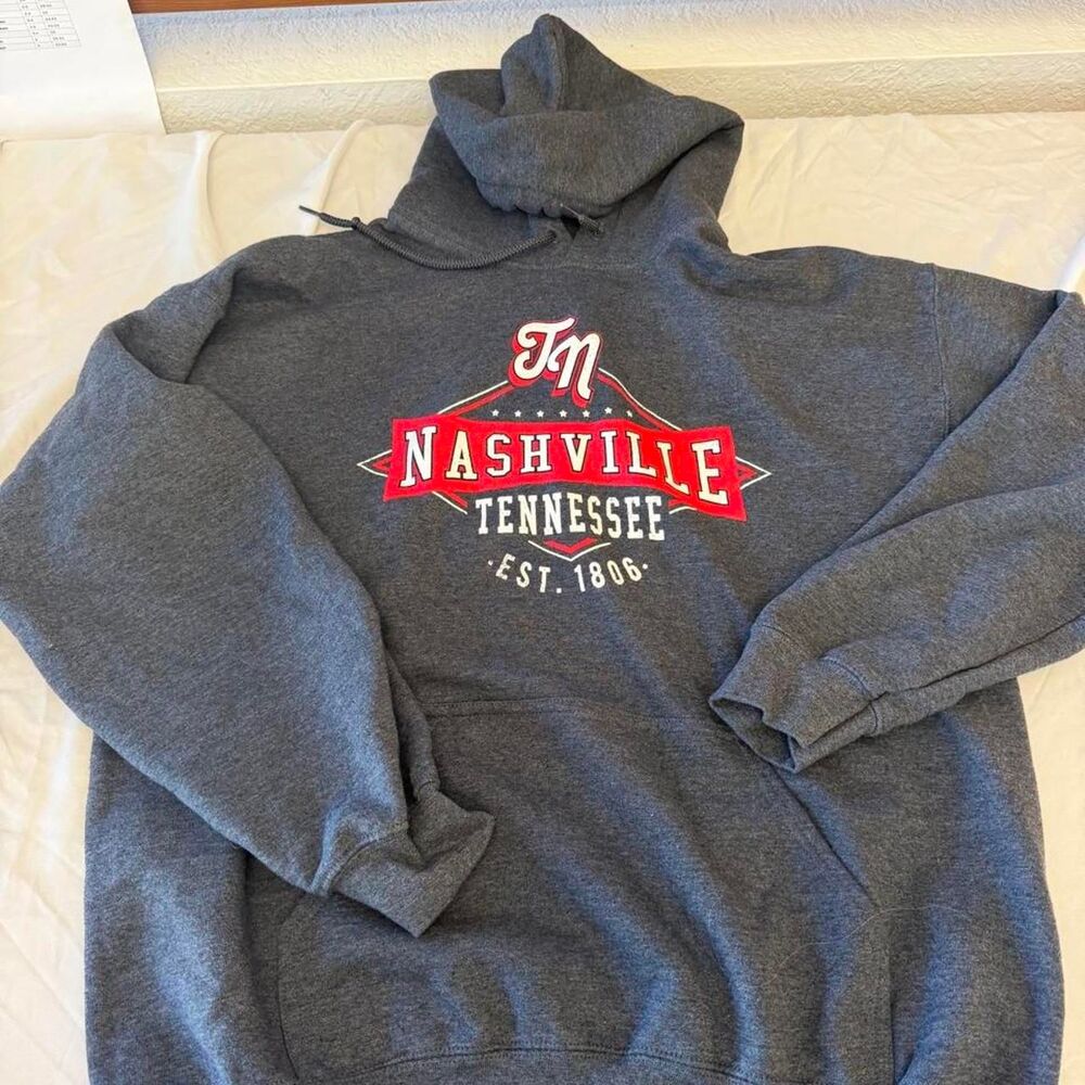 Gildan Men's Grey Hoodie